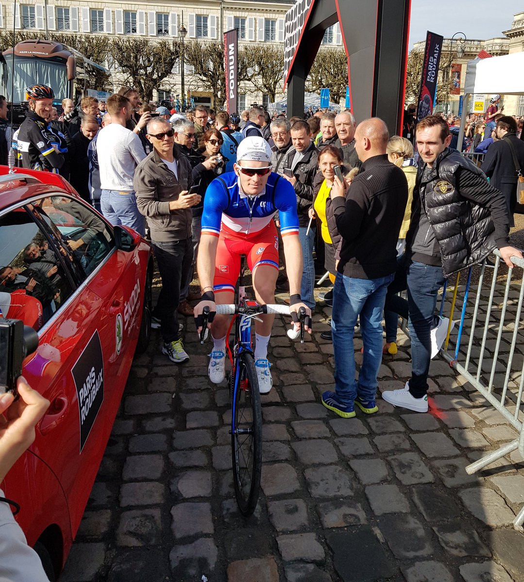 .<a href="/ArnaudDemare/">Arnaud Demare</a> focus avant la victoire ? #ParisRoubaix
