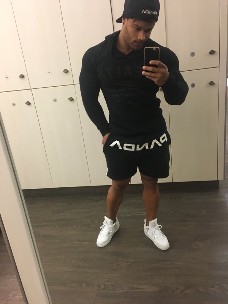RavinLee's tweet photo. Came though drippin (drip drip)
#XTRM #PANDA https://t.co/VjaQN8g0mJ