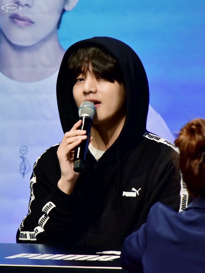 taehyungpic's tweet photo. https://t.co/AIooN6PdbT