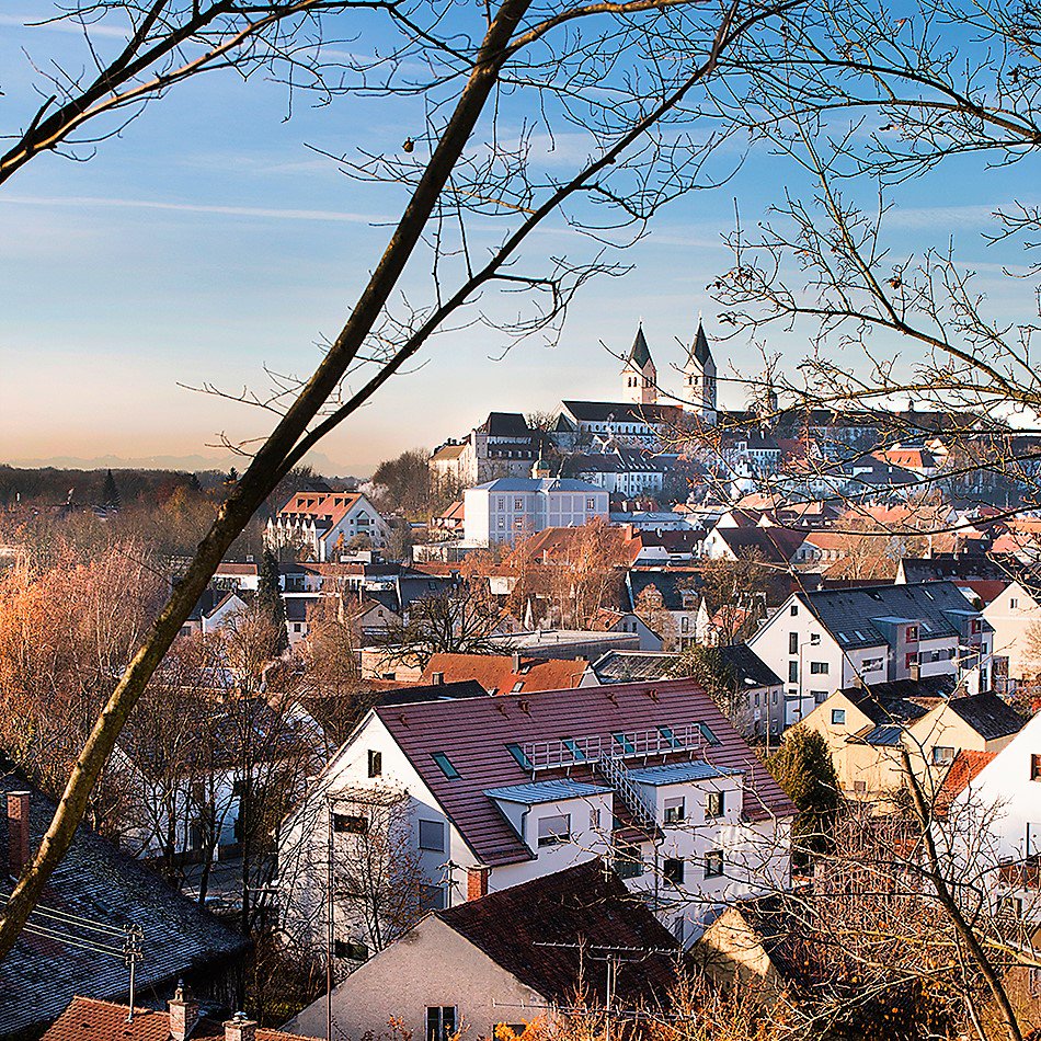 FreisingRathaus's tweet image. Noch heute: Abgabe für den #Fotowettbewerb für #HobbyfotografInnen #schönerBlick an der Jahnhöhe - Eckerstraße, neben der Grund- und Mittelschule Neustift - Bilder digital einreichen an stadtplanung-umwelt@freising.de. #Prämierung des schönsten Fotos und Druck als #Postkarte.