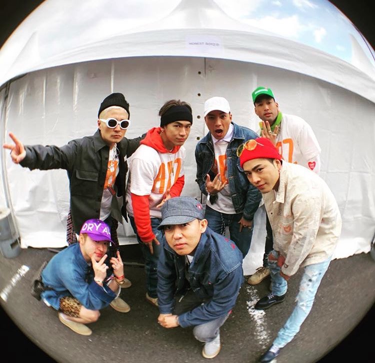 exile_news__'s tweet photo. 4/8 WIRED MUSIC FESTIVAL’18
PKCZ® × HONEST BOYZ®

スペシャルゲスト
登坂広臣 佐野玲於

HONEST BOYZ®
新曲 featuring OMI🎤

https://t.co/duK3bSXcFF https://t.co/3LtRnld2Im