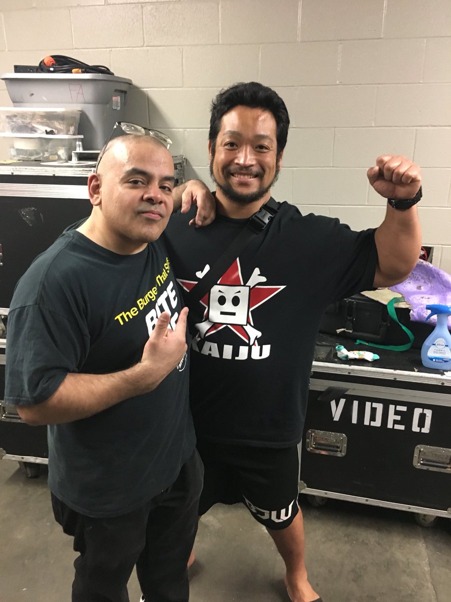 juanjeremy100's tweet photo. @sekimotodaisuke great time meeting and being on the same show with you gracias amigo @cjunknownjp @KaijuBigBattel @WWNLive @KaijuBBGame #juanjeremy #kaijubigbattel #sekimoto #wwnlive #morethanmania2018 #wwnliveexperience #dustobunny #kaijucrew #juanunknowndustojeremy https://t.co/ujl5FiN0kQ