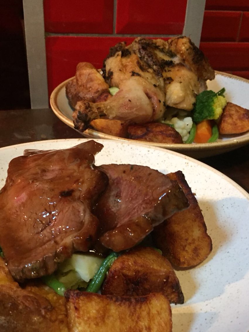 Konnigans's tweet photo. Unashamedly #sunday chillday.. unashamedly #konnigans ...unashamedly #alldaybrunch ...unashamedly #bestsundayroasts !!! 😊😊 #sw18 #sw11 #thetonsleys #oldyorkroad #stjohnshill @NappyValleyNet @theindiehubBiz @BigLocalSW11 @PutneyHive https://t.co/3XJKUJ7uHw