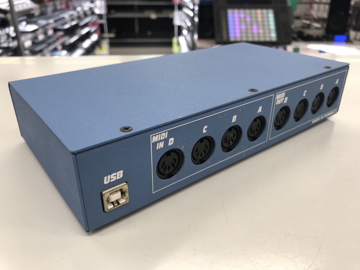 creatorsland's tweet photo. 中古商品が数点入荷致しましたのでご案内致します。
まずは #MIDIMAN のUSB4ポートMIDIインターフェイス「#MIDISPORT 4×4」のご案内です。
若干傷有(小)、マニュアル無、ドライバーCD-ROM無となりますがお値段は2,980円(税抜)となります。 https://t.co/DwAY0SKvtF