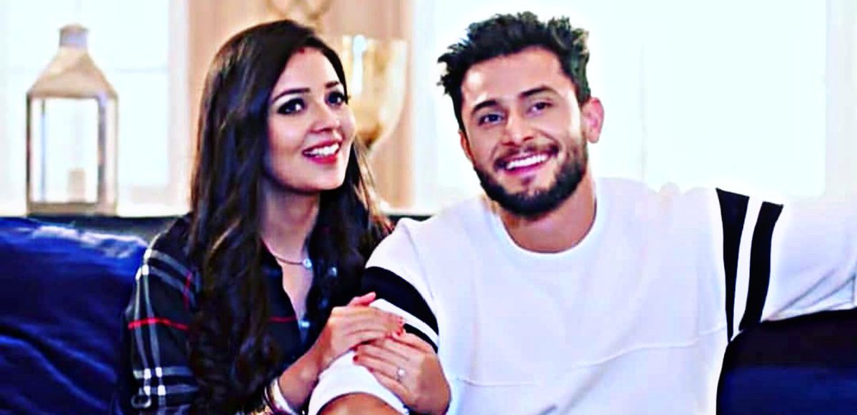 leeman_forever's tweet photo. Cutest couple Ever 😍😍 @LeeneshMattoo @mansi_srivas https://t.co/CTdzFdlxyI