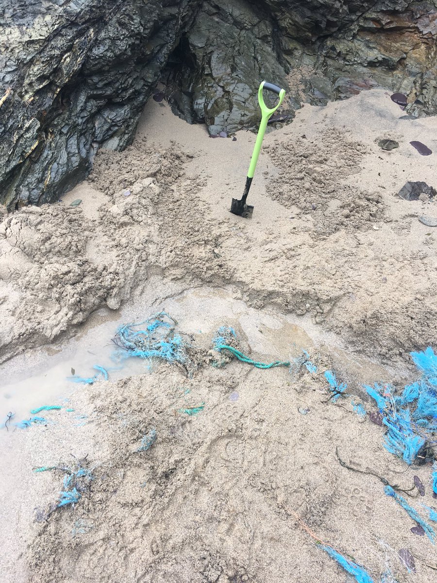 Trebetherick_RA's tweet photo. Daymer Bay beach clean yesterday. Thanks to Tony for the warming coffees after. #theonlywayiscornwall https://t.co/bJK1jLJELn