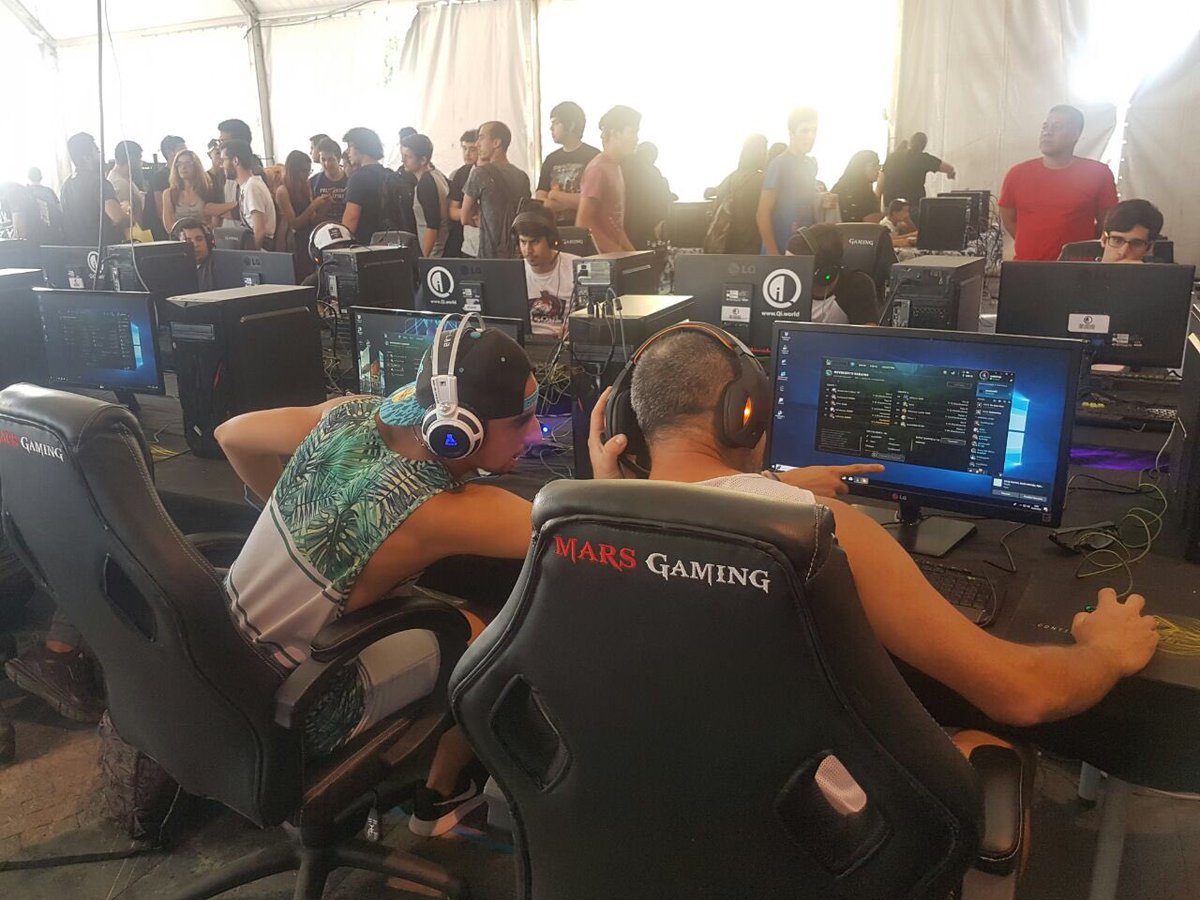 eSportTalentCan's tweet photo. Buenos días amig@s, ¿ ya han pasado este fin de semana por el Mogán Young Fest?

Nosotros sí y queremos darle la enhorabuena al @MunicipioMogan por su iniciativa y por el ecosistema de #esport que ha creado. 

Padres e hijos jugando, amigos bailando, realidad virtual... https://t.co/I9f8GLgRAp