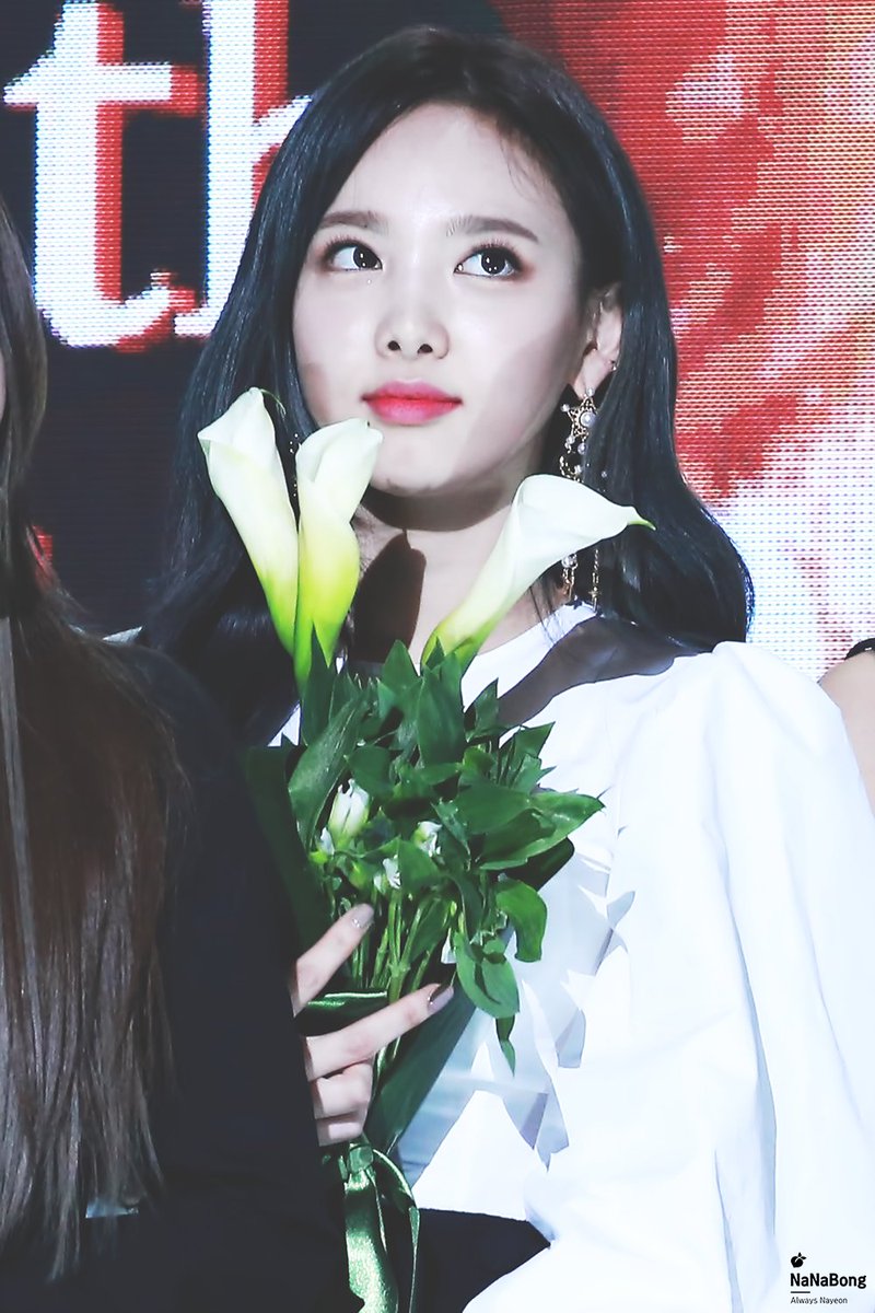 NaNaBong22's tweet photo. 180214 가온차트 어워드 나연
그 동안 본지 너무 오래 되었다
이제 내일부터 자주 만나자!
#트와이스 #TWICE #나연 #NAYEON #ナヨン #가온차트 https://t.co/MwzsyofzCt
