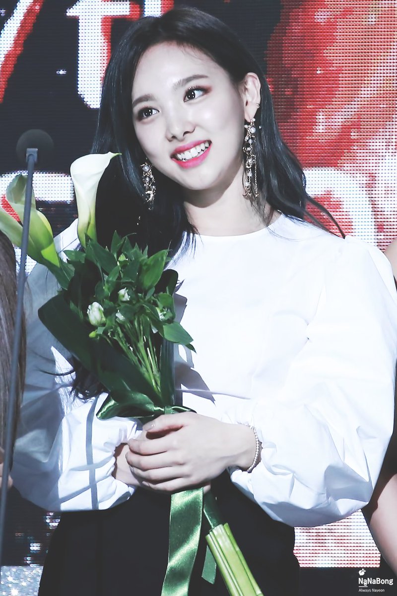 NaNaBong22's tweet photo. 180214 가온차트 어워드 나연
그 동안 본지 너무 오래 되었다
이제 내일부터 자주 만나자!
#트와이스 #TWICE #나연 #NAYEON #ナヨン #가온차트 https://t.co/MwzsyofzCt
