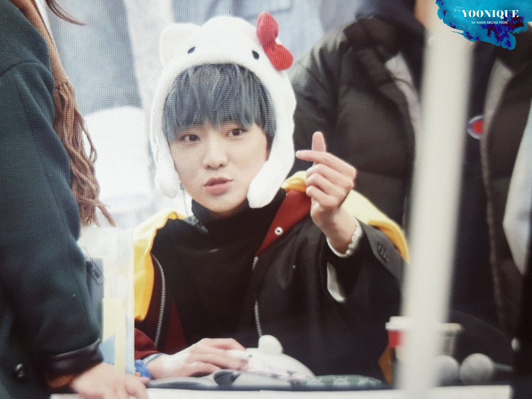 yoonique0121's tweet photo. 180408 신촌 팬싸인회
💕💕 #강승윤 #위너 https://t.co/mUf1vZJTe4