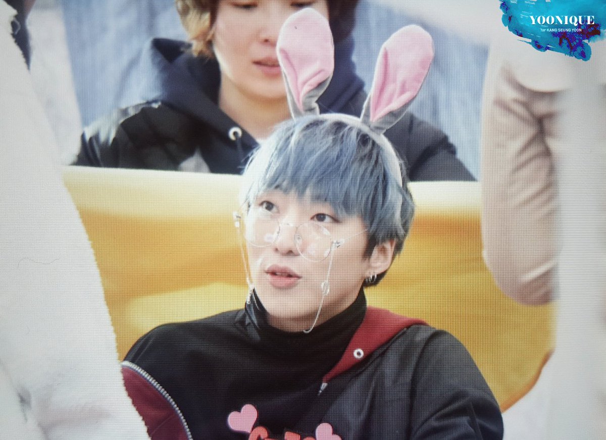 yoonique0121's tweet photo. 180408 신촌 팬싸인회
💕💕 #강승윤 #위너 https://t.co/mUf1vZJTe4