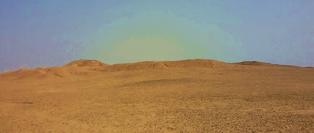 SumerUruk's tweet photo. At @Eridu-Iraq, finding a sickle of well-made pottery on the surface of the site, dates back to the sixth millennium BCE. April fifth 2018. https://t.co/FXV6lCf5O8