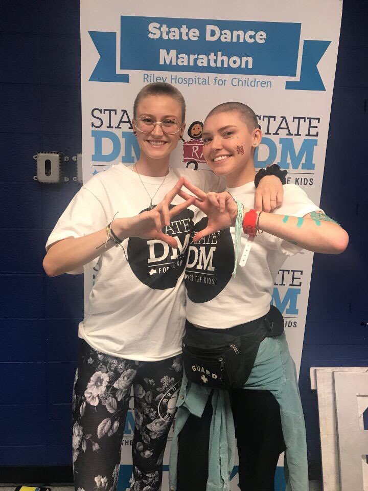 HannaSummers44's tweet photo. tonight my big and tessa shaved their heads for the kids and I am just the PROUDEST little in the universe 😭❤️  #ftk #statedm https://t.co/QH7cWEyV8O