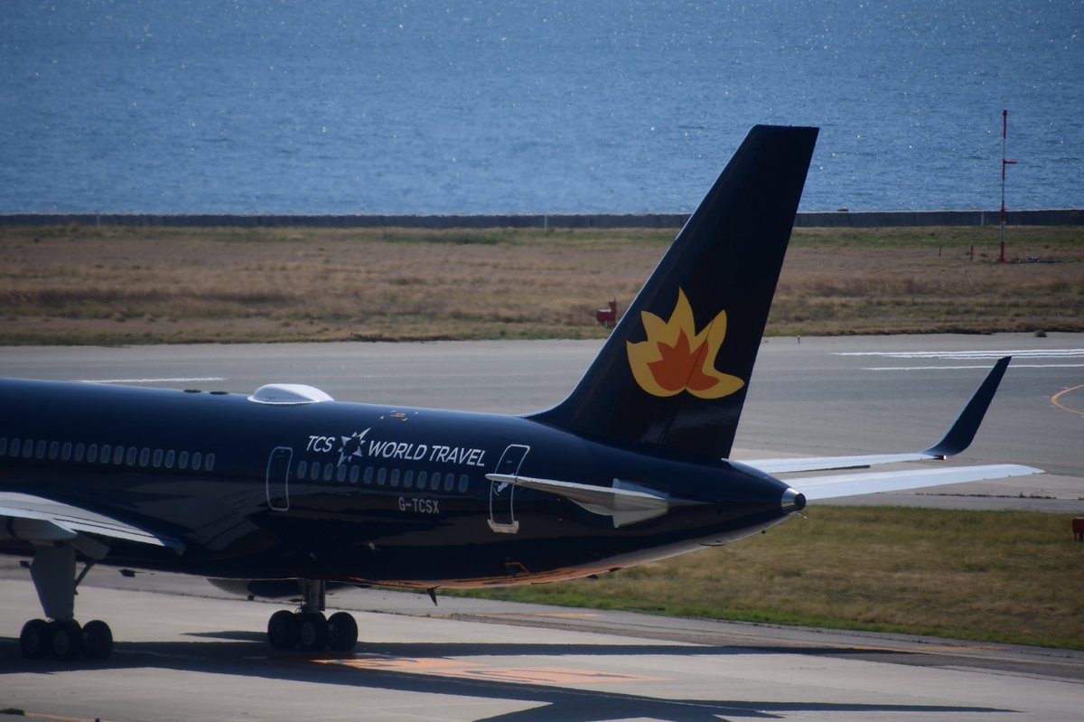 skyview_KIX's tweet photo. 【TAG Aviation】
昨日の強風から一転、快晴に恵まれた#関空展望ホール から世界一周ツアーに出発しました✈︎
・
#tagaviation #gtcsx #b757 
#tscworldtravel 
#kix #skyview https://t.co/abTjvvsGZl