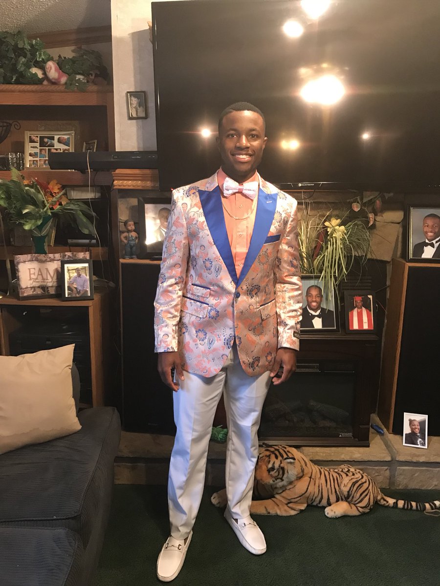 sirvares_snow's tweet photo. One Time For The King ❤️🙏🏾 https://t.co/QAzKdYylwR