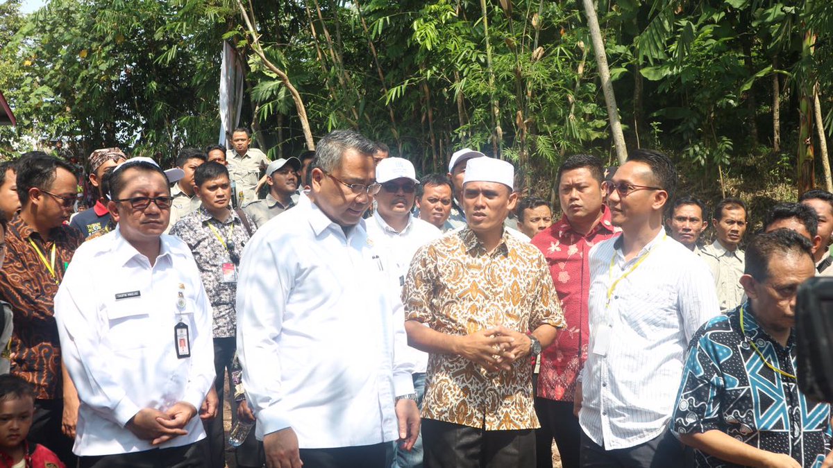 yuristiarso's tweet photo. #PadatKaryaTunai2018
#TPPIJatim
#tppdeltasidoarjo 

@jokowi
@EkoSandjojo
@taufikmadjid71
@anwsanusi
@fachrilabalado
@DewantoAndry
@P3MDSidoarjoKab https://t.co/b5xbkbb1KU