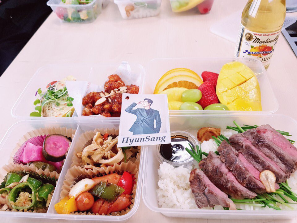 #Today #인기가요 🎤 #sbs #대기실  팬여러분들 잘먹었어요~!!! 항상 고마워~~최고^^ #thankyou #ありがとうございます  
ファンの皆さん 👍最高