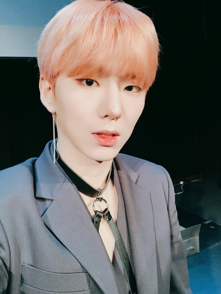 OfficialMONSTAX's tweet photo. [#기현] 잘 찍은줄 알았는데 집에와서 보니까 별로더라구요 하지만 몬베베들이 보여달래서......... https://t.co/P8LwGFZKIw