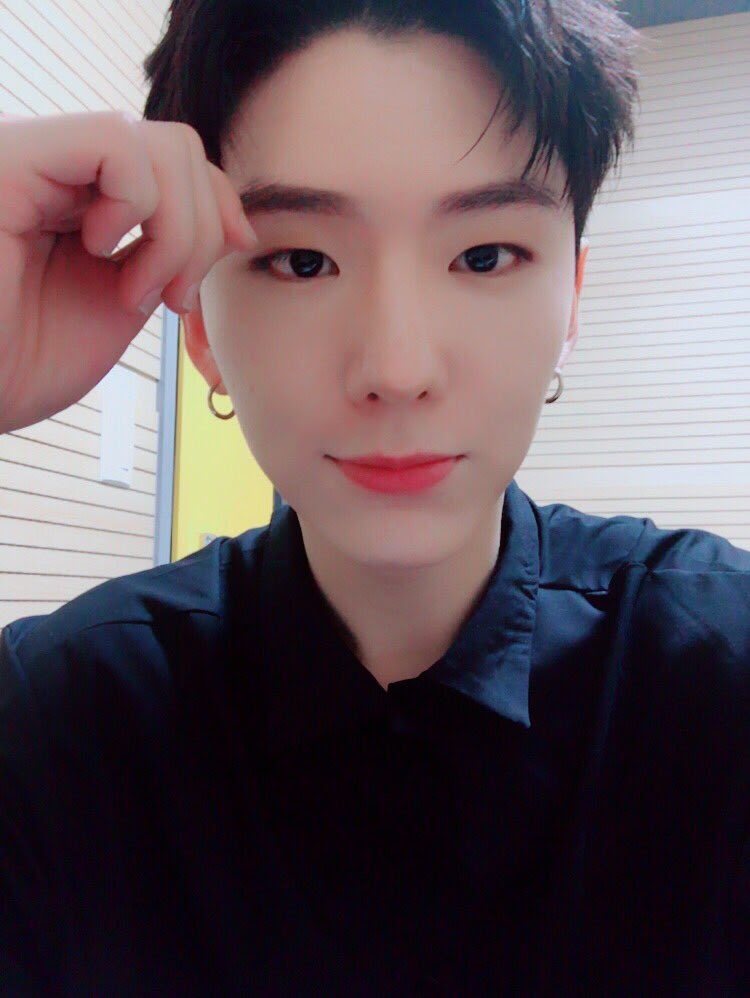 duwantspizza's tweet image. ✨ [ A little jealousy~ ] ✨

#pvselcaday #bringbackpolyvore #bringpolyvoreback