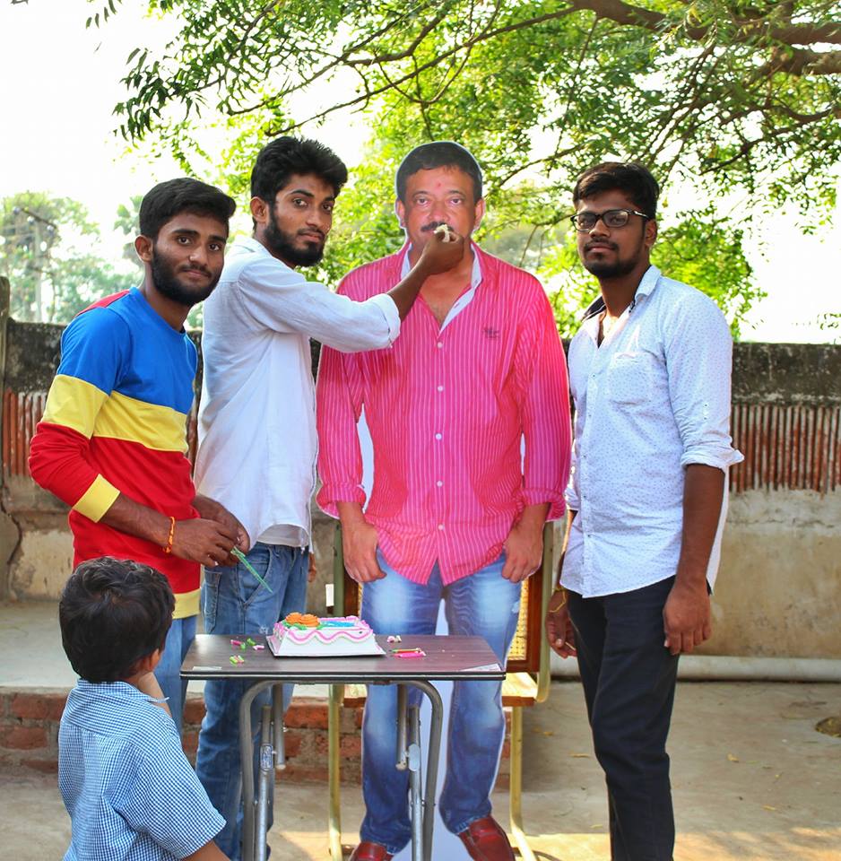 ShekarNews's tweet photo. Few pics from yesterday #HBDRamGopalVarma Celebrations. #RamGopalVarma #GOD https://t.co/Y1D7pj1Vne