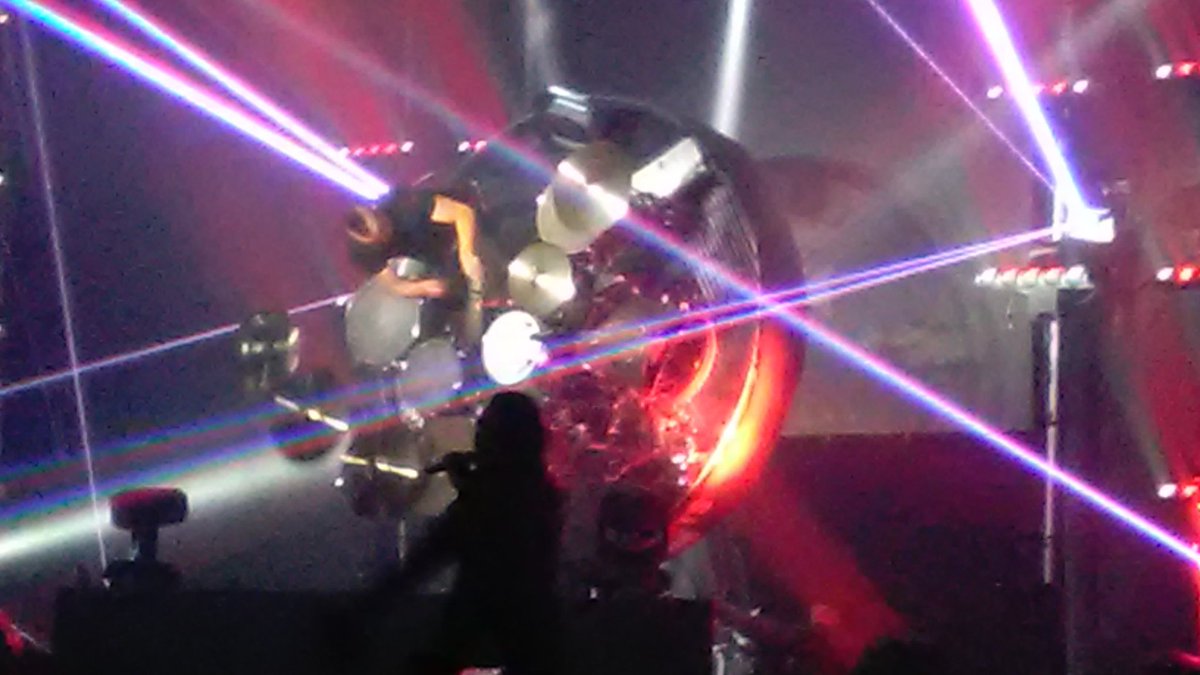 mattheisner's tweet photo. Louisville, KY #NewsboysUnited show tonight was very cool! Neat seeing Phil Joel perform w/ his son on drums for Zealand (shadowy pic is of him hugging his son at end of Zealand set).
@PeterFurler @DuncanPhillips @newsboys @Michaeltait7 https://t.co/7FS3UnNoFi