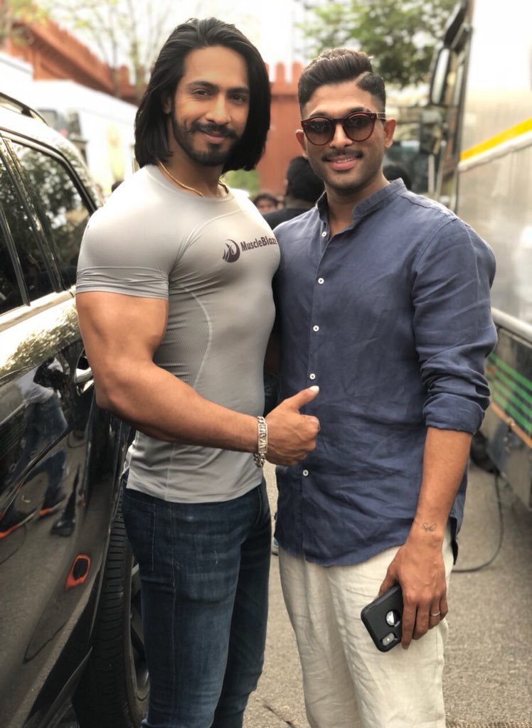 ActorAnupSingh's tweet photo. Happy Birthday @alluarjun Garu !! Wish you all the happiness in the world! Learnt a lot from you and shall continue to keep doing better !! Love. TAS 

#NaaPeruSuryaNaaIlluIndia #NSNI #may4th #thakuranoopsingh https://t.co/RYfMfrRTg8