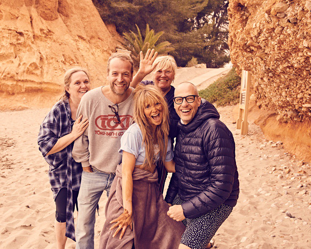 Shoot voor #LINDA met deze te gekke mensen ❤️ @demarcdegroot @evacopper @wolfprodukties @twiebele @AvanUlden #ibiza https://t.co/3ds2r7Nqj6