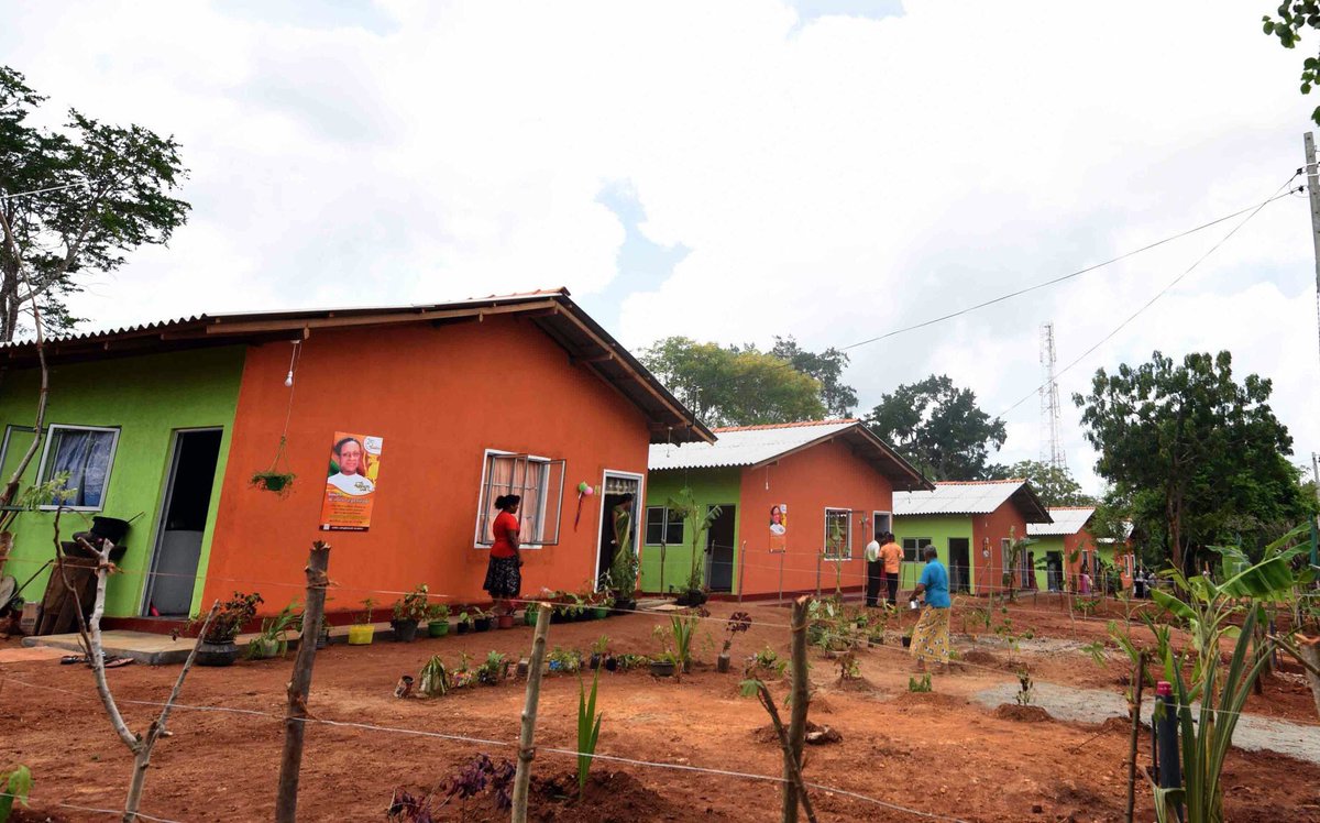 AzzamAmeen's tweet photo. Model village opened for the visually impaired in Tissamaharama as the 55th “Gam Udawa” model village, Minister @sajithpremadasa says 600 more model villages under construction, 2500 villages targeted to be completed by end of 2020 https://t.co/yzvDxr6QZh