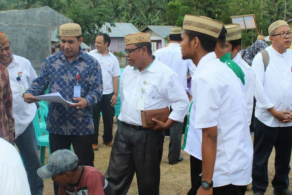 moito_r's tweet photo. Kunjungan Kemenko PMK dan Lintas Kementerian dan Lembaga ke Desa PKT Desa Tabumela, Desa Liyodu dan Desa Ambara Kab. Gorontalo
#PadatKaryaTunai2018 
@jokowi 
@EkoSandjojo 
@taufikmadjid71 
@fachrilabalado
@TPP_Indonesia https://t.co/rdd1We7paN