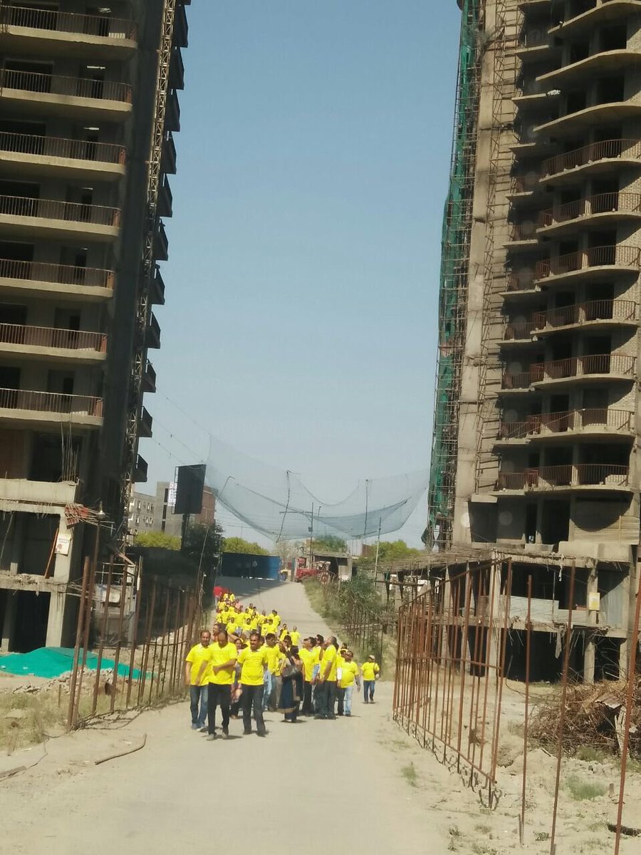 KumarTsc's tweet photo. @narendramodi @myogiadityanath since2011 Amrapali heart beat city sec 107 Noida project is STILL.Buyers nervous. @SushmaSwaraj pls help. Buyers feel cheated. Project owner unknown, project delivery unknown, delayed since 2011. HELP. EMI,s RENT unmanageable https://t.co/97luvbXsUn