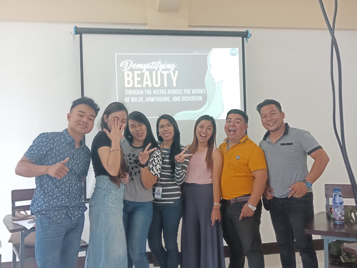 djformarejo's tweet photo. Literary Criticism, Defended! 📌
Yung grupong pinaka-chill at tawang-tawa lang lagi pero walang nareject na LitSpecimen 😂😎 #TeamBeautyandAesthetics #MAEDEn https://t.co/kqU22pYKSk