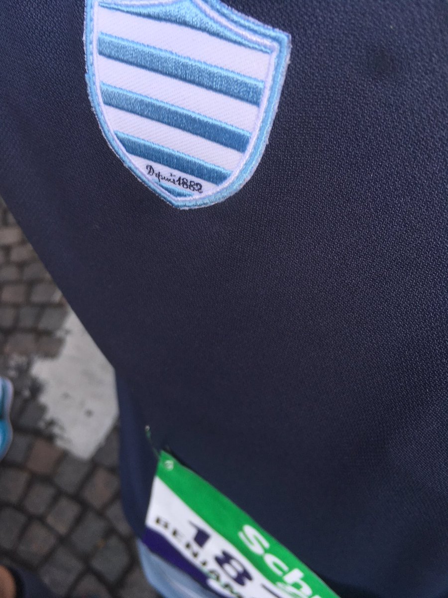 benja_mink's tweet photo. Le point commun entre les deux # du jour ? #RacingFamily et #ParisMarathon vont signer une belle performance aujourd'hui !! 🤞 https://t.co/F1zzHqxOjZ