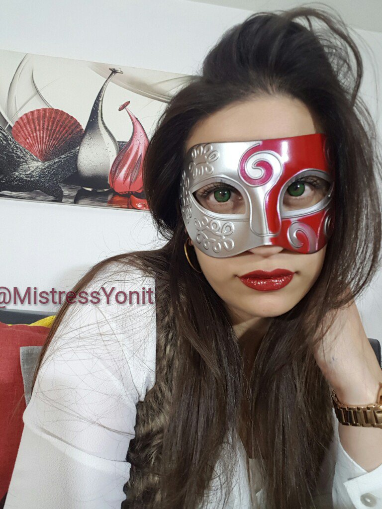 BetaPromo's tweet photo. You're so lucky to be able to fully surrender control to @MistressYonit by treating yourself right here on #Teamviewer &amp; #UltraViewer to one of her extra special sessions where she takes control of your laptop!
#Findom @rtsucker @cashpointmeets #WeakforYonit #Humiliatrix #Obey https://t.co/MiDGdC5WCp