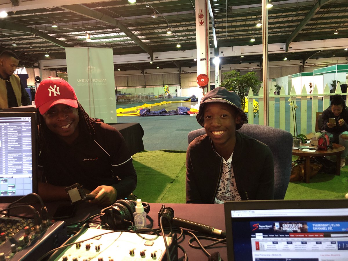 Chatting all things #F1 and #BahrainGP with <a href="/Mpho_Gumbi/">Mpho Gumbi</a> of squadra course and 14-year-old cart racer Nathi Msimanga <a href="/vvsportsradio/">Vision View Sports Radio</a> #TheweekendBreakfast