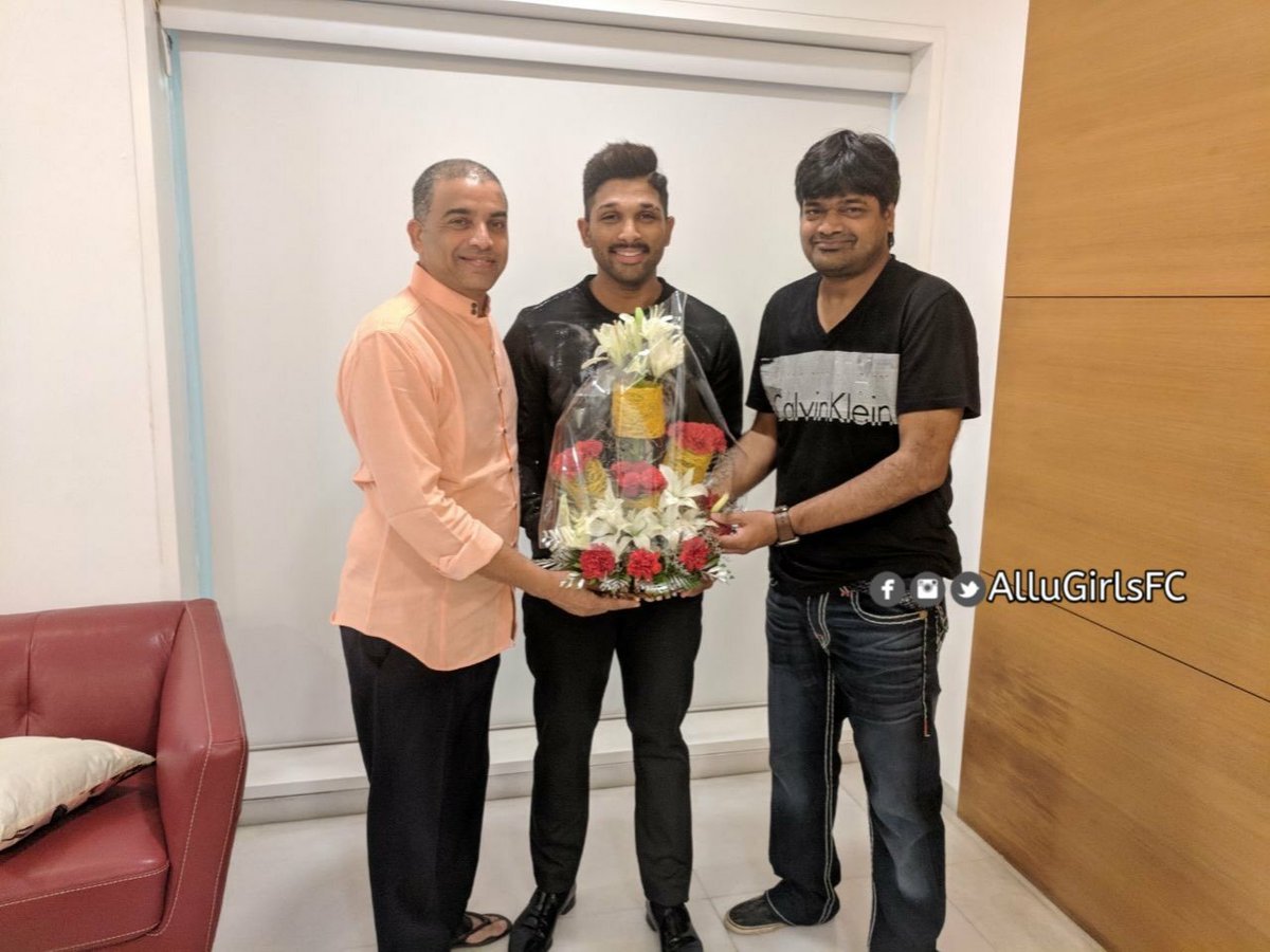 AlluGirlsFC's tweet photo. Successful Producer Dil Raju &amp; Powerful Director Harish Shankar Birthday Wishes To Stylish Star Allu Arjun. @alluarjun 

#HBDBelovedAlluArjun https://t.co/2LnQ2hBJ5n