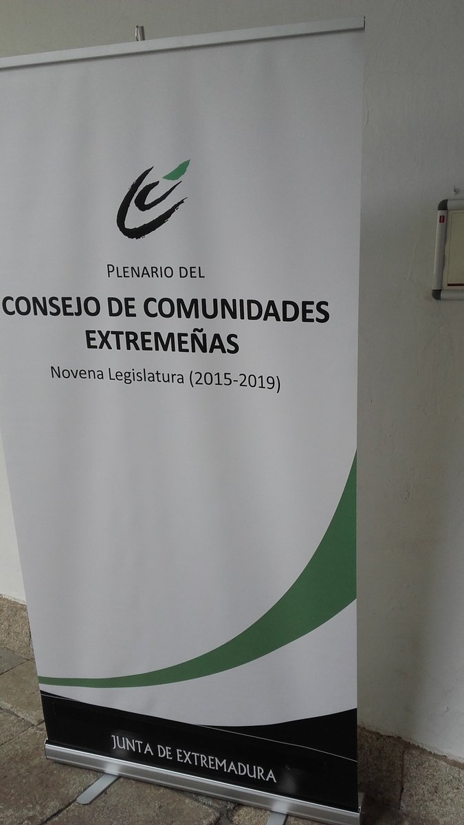 unionextremLH's tweet photo. Buen trabajo en el Consejo de Comunidades Extremeñas! #ExtremaduraEnElMundo https://t.co/OUXfJ6f7pd