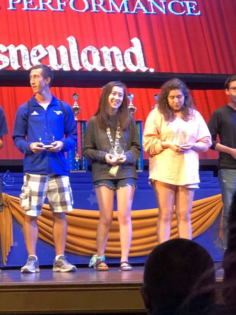 SHSWomensClub's tweet photo. Chloe Richter wins the Maestro Award for her violin performance this week 💖 We are soooo proud of her https://t.co/6xwOy9hkRl