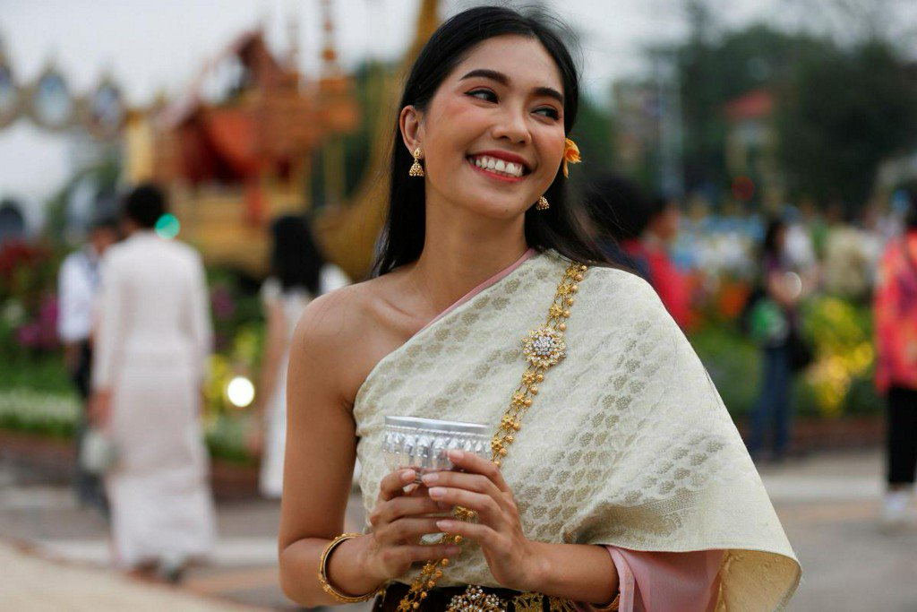 Reuters's tweet photo. Venerating the past, traditional costume fever grips Thailand https://t.co/i4VvfyYWgI https://t.co/AjIFdMATn2