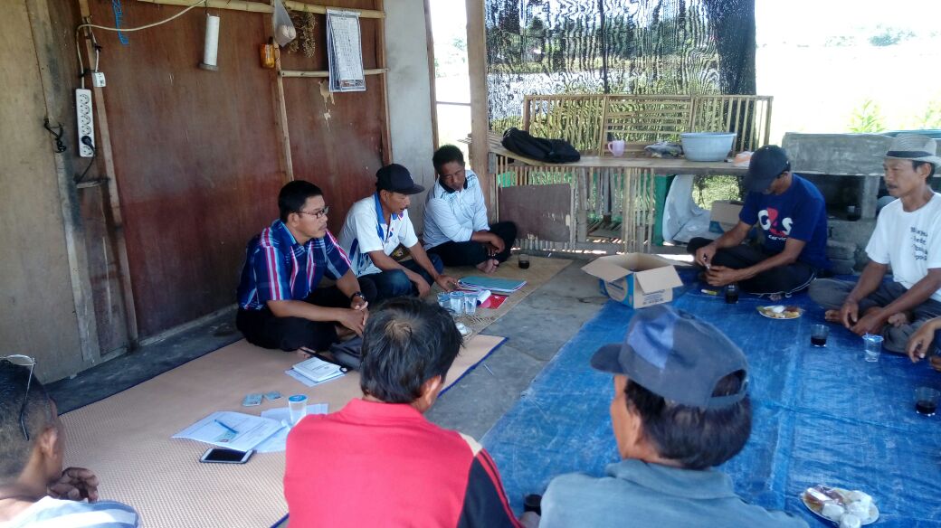 Ayyuandari's tweet photo. Penyuluh PNS Suyadi, menghadiri rapat persiapan penebaran benur dan pendataan Kusuka di klp Prabu Mina, Ds. Budeng, Kec. Jembrana, Kab. Jembrana, Prov. Bali #Aksipenyuluh @puslatluhkp @BBRBLPP_Bali https://t.co/ky8EJbQwX3