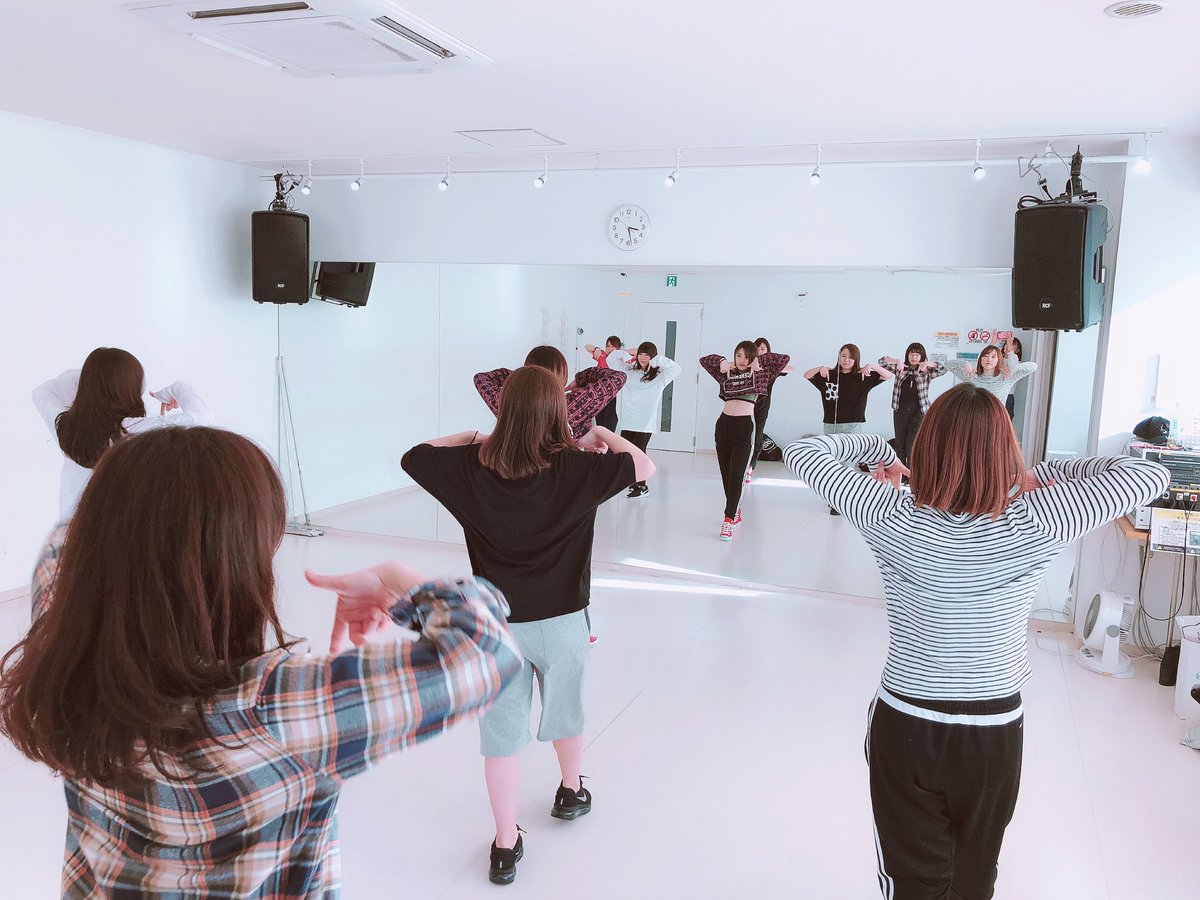 tnight0421's tweet photo. TTレッスン中です〜💓
#TWICE #Tnight #TT https://t.co/rVRWfcJp8G