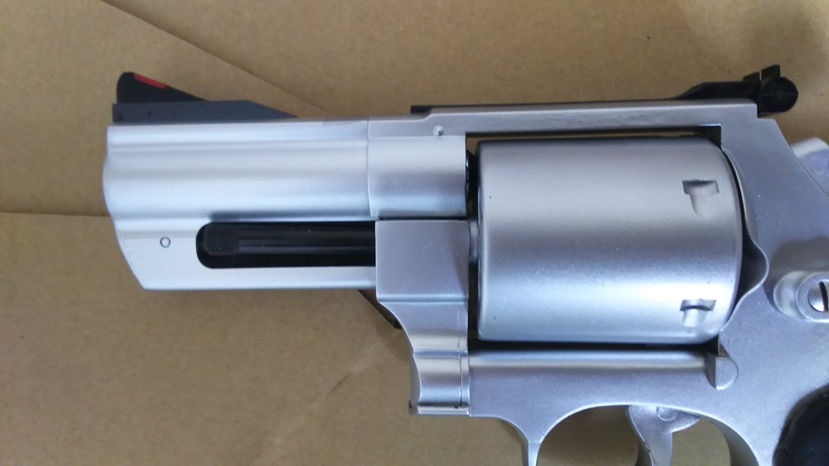 映画『レオン』スタンスフィールドの銃を再現すべく、S&W M29 の