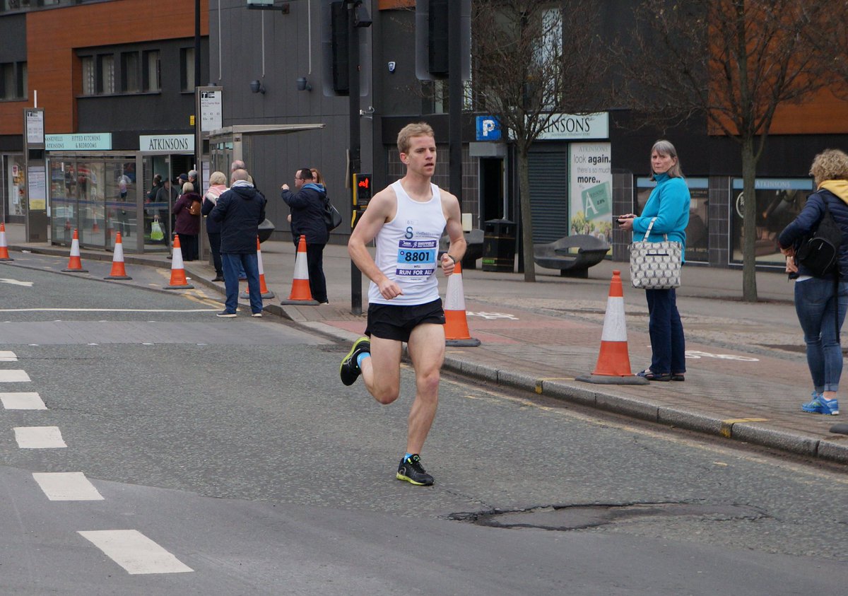 SheffieldScan's tweet photo. Good luck to @WillMycroft and @L_Walker011 who are part of the elite race of the #SheffieldHalf - looking for top 10 finishes! #SheffieldScannerHalf https://t.co/r7XDKcEeSD