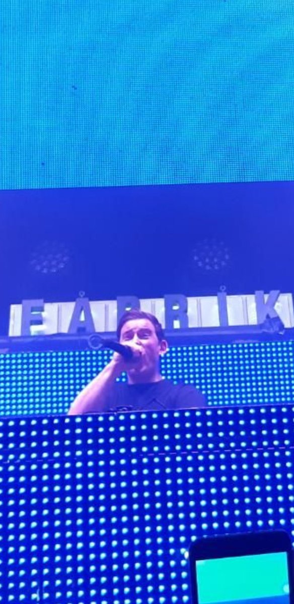 DJAbo69's tweet photo. Al César lo que es del César. Today you have destroyed @fabrikdiscoteca #Madrid @HARDWELL #EDMisBack ;) https://t.co/NjxMFH1nRl