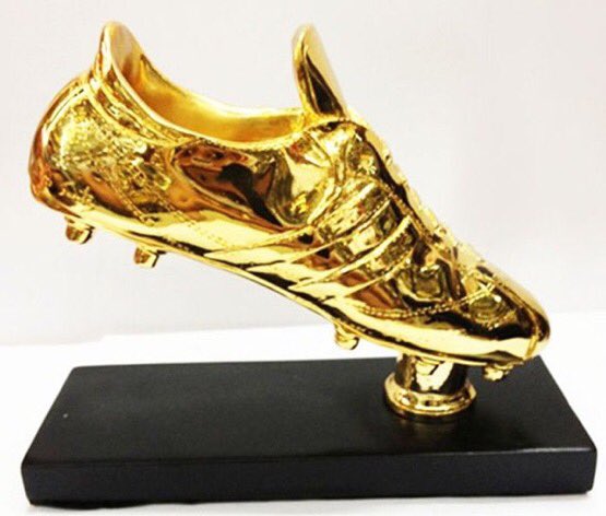 _FootballGalaxy's tweet photo. The Race for the European Golden Boot 

🇪🇬 Mo Salah - 29 goals
🇦🇷 Leo Messi - 29 goals
🏴󠁧󠁢󠁥󠁮󠁧󠁿 Harry Kane - 25 goals
🇵🇹 Cristiano Ronaldo - 22 goals
🇺🇾 Luis Suarez  - 22 goals https://t.co/yn6X3myfhm