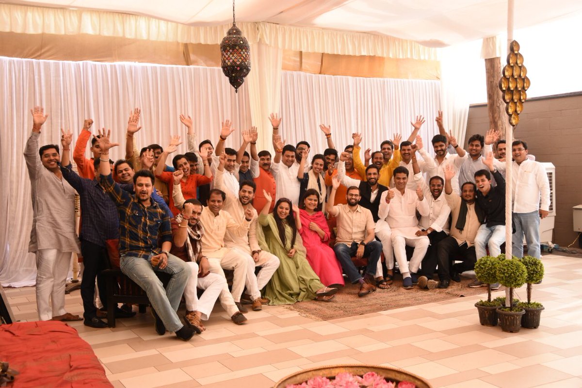 IAmErAijaz's tweet photo. #LovelyPeople #LovelyMumbai #BJYM #OfficeBearersMeet #AuthenticLocalFood #FunFilledLearning #PhotoShoot #Reporting #FuturePrograms & more. Thanks @poonam_mahajan didi for memorable meet https://t.co/kza40ZAxNu