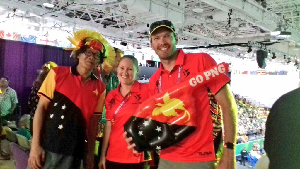 akashvanisports's tweet photo. PNG weight lifter #stevenKari breaks clean and jerk and total record and gets gold whereas #VikasThakur Thakur wins bronze in men's 94kg category after lifting a total of 351kg. #CWG2018 #GC2018 #GC2018Weightlifting https://t.co/PJ5npDoa3R