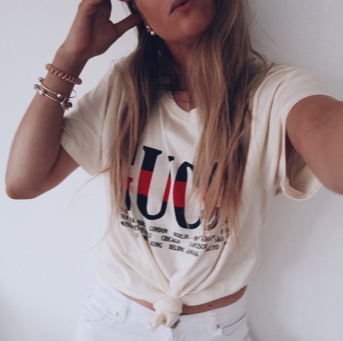 sineadxcrowe's tweet photo. How to style the Gucci T Shirt and why the cost per wear will more than pay for itself! https://t.co/ygn7GK2bBJ @FemaleBloggerRT #guccitshirt #gucci #springlookbook #guccitee #GucciGang https://t.co/VNLKXt0hfV