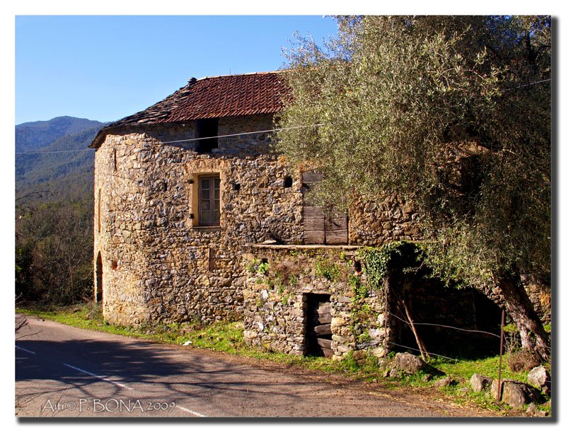 valerie12031966's tweet image. Beau Dimanche à tou.s.....Voici une #Ancienne batiste ,à  #Aiti....#Castagniccia ....#Corse...Méditerranée  par P.Bona