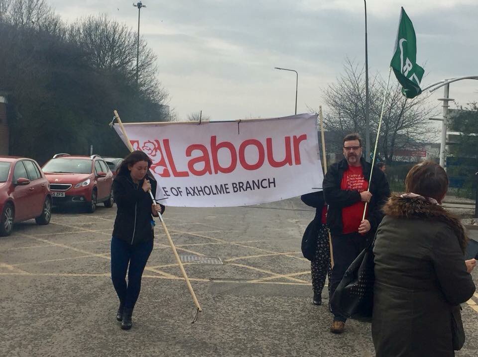 HullTrades's tweet photo. The @UnisonHull strikers have had overwhelming support from Labour campaigners, candidates an MP’s Take note @FCC_Environment @FCC_Group thanks @UKLabour https://t.co/CyBi9LdbRB