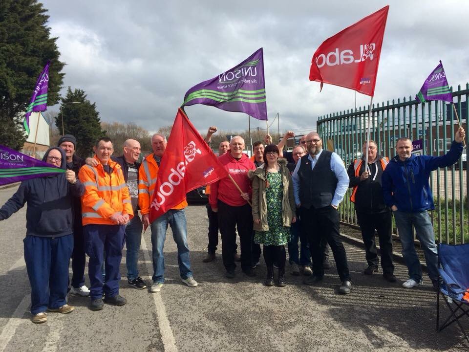 HullTrades's tweet photo. The @UnisonHull strikers have had overwhelming support from Labour campaigners, candidates an MP’s Take note @FCC_Environment @FCC_Group thanks @UKLabour https://t.co/CyBi9LdbRB